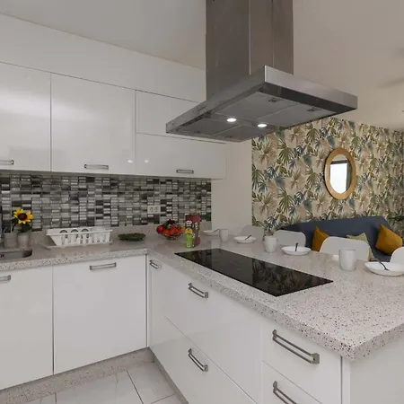 Castle Harbour 34 - One Bed Apartment *